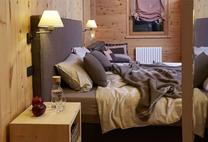 اتاق استاندارد سه تخته با بالکن, La Genzianella Bormio
