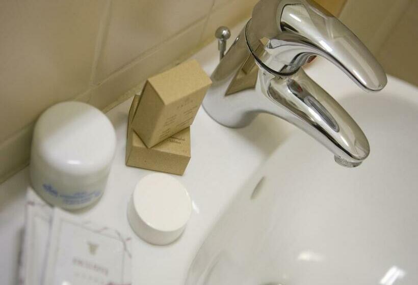 バルコニー付きスタンダードルーム, Nives