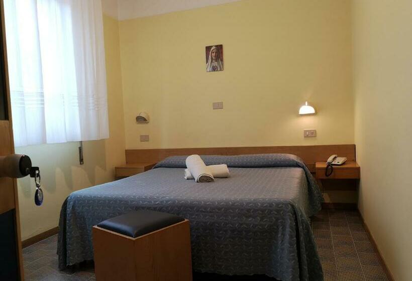 スタンダードルーム, Nives