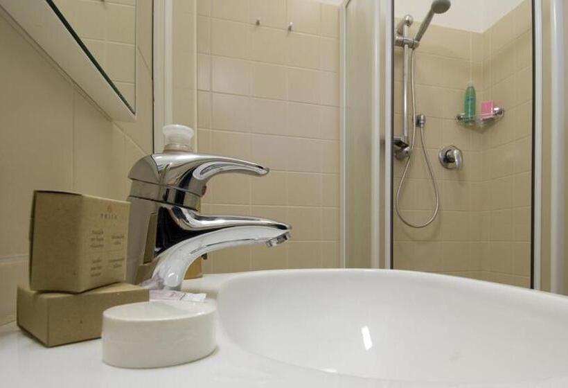 バルコニー付スタンダード4ベッドルーム, Nives