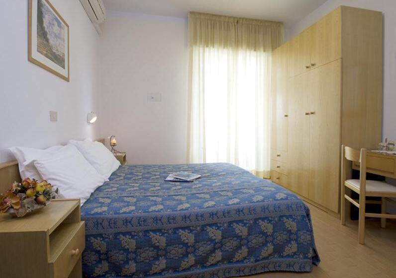 バルコニー付スタンダード4ベッドルーム, Nives