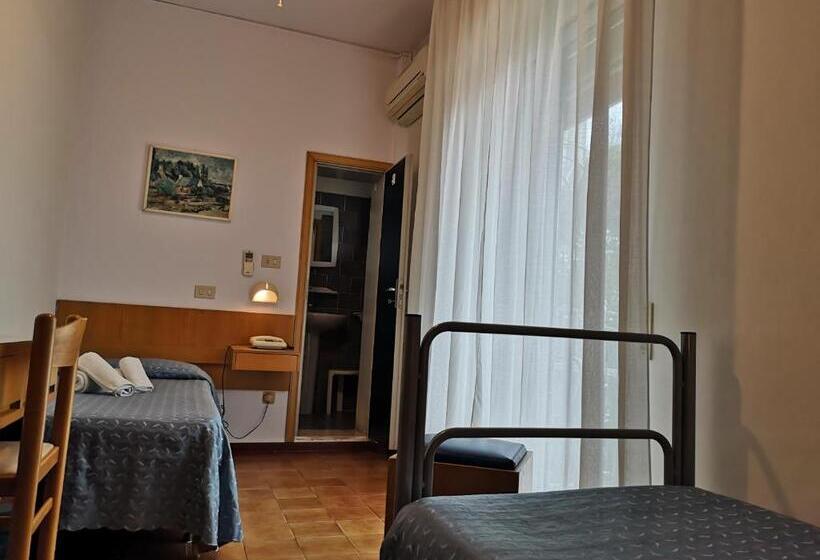 バルコニー付きスタンダードルーム, Nives