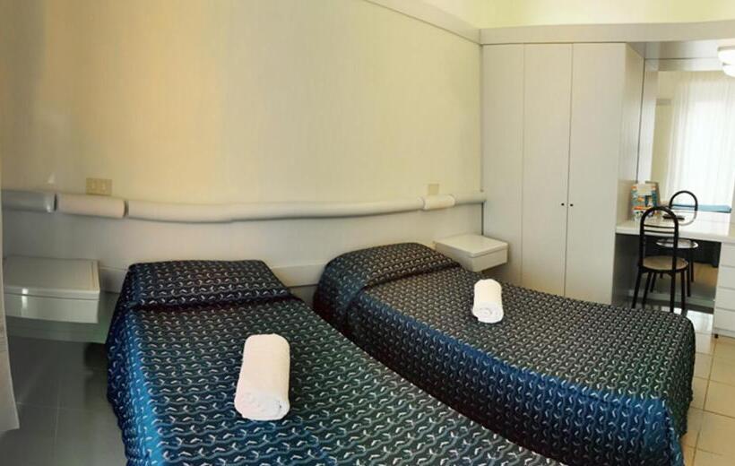 ファミリールーム, Nives