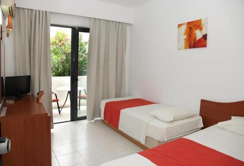 غرفة عائلية, Rodos Star