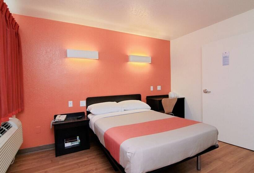Номер Стандарт Адаптированный для Инвалидов, Motel 6 Old Town Scottsdale Fashion Square