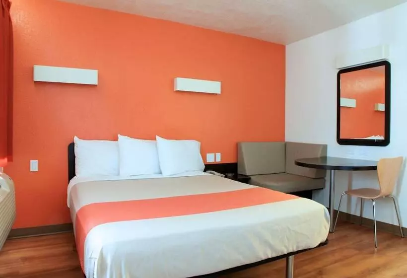身障者適用スタンダードルーム, Motel 6 Old Town Scottsdale Fashion Square