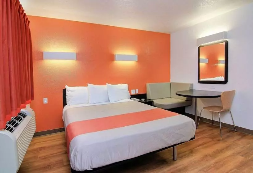 身障者適用スタンダードルーム, Motel 6 Old Town Scottsdale Fashion Square