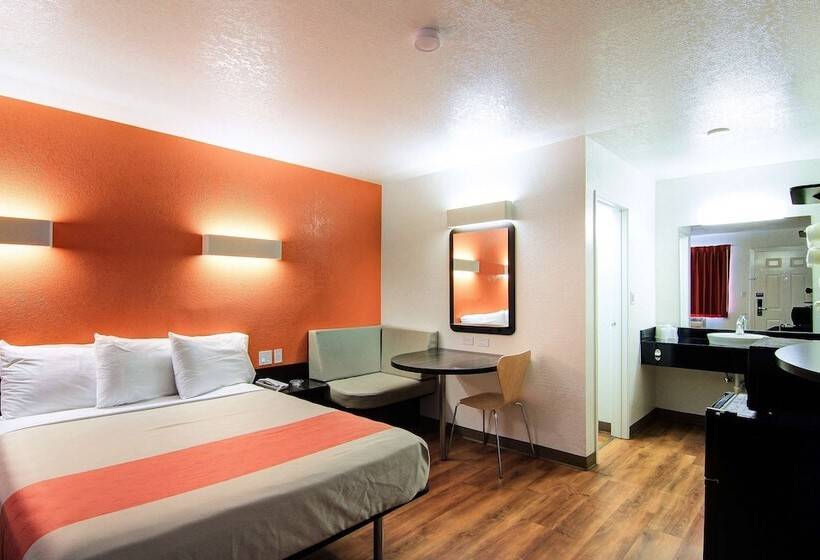 Номер Стандарт Адаптированный для Инвалидов, Motel 6 Old Town Scottsdale Fashion Square