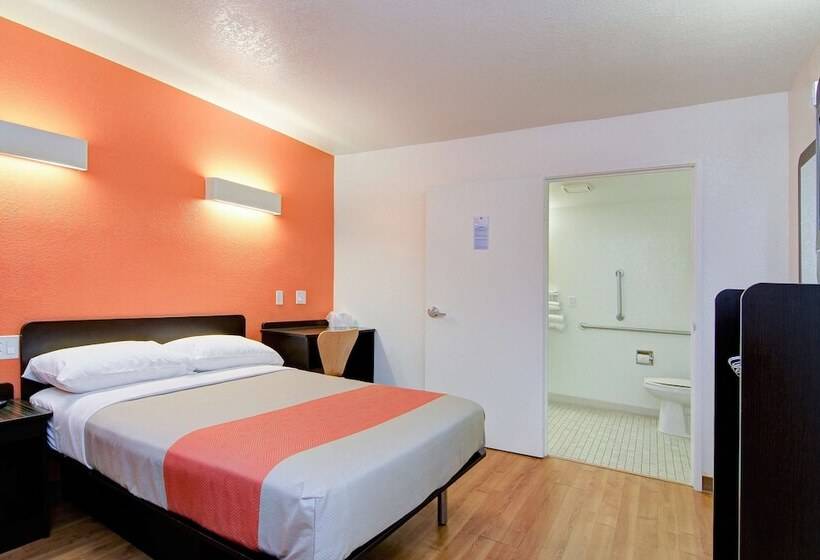 غرفة ديلوكس, Motel 6 Old Town Scottsdale Fashion Square