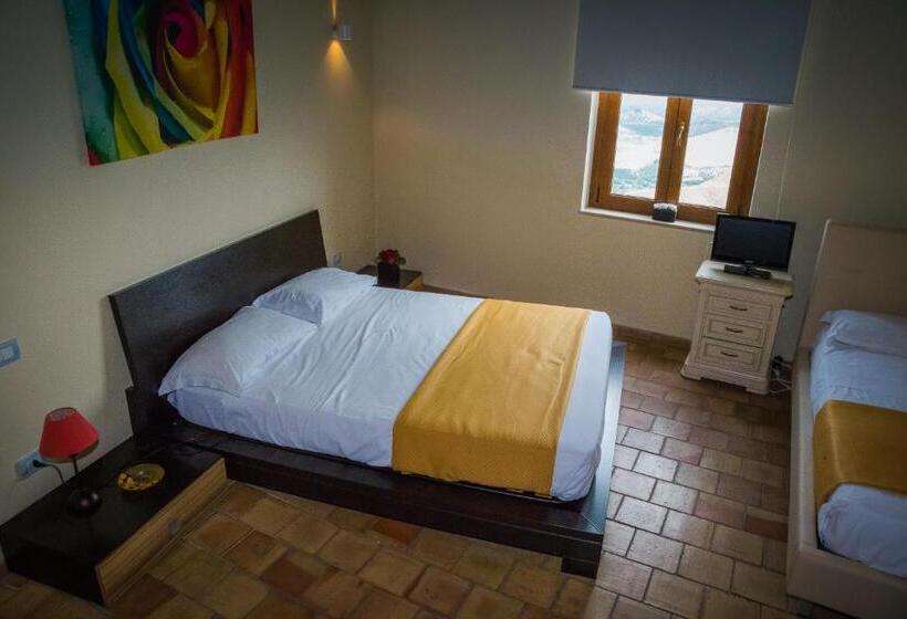 غرفة قياسية ثلاثية, Relais Hotel Palazzo Castriota