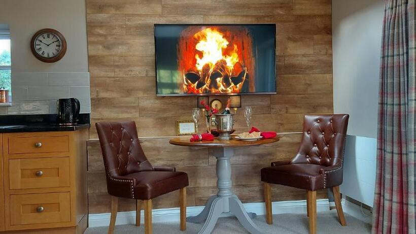 1 Yatak Odalı Delüks Daire, Glyn Isa Country House B&b And Self Catering Apartments