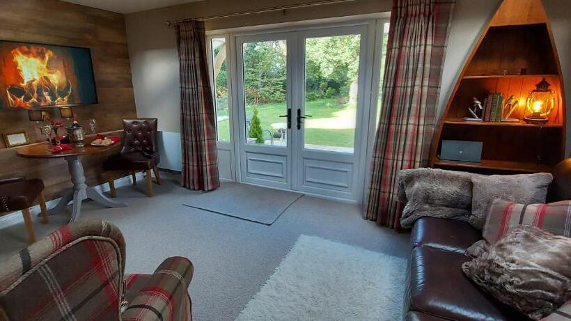 1 Yatak Odalı Delüks Daire, Glyn Isa Country House B&b And Self Catering Apartments