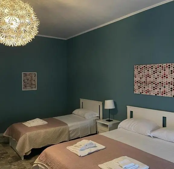 اتاق استاندارد سه نفره, Interno1 Bari Policlinico