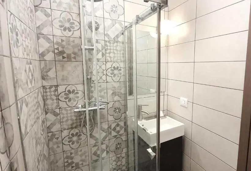 اتاق استاندارد سه نفره, Interno1 Bari Policlinico