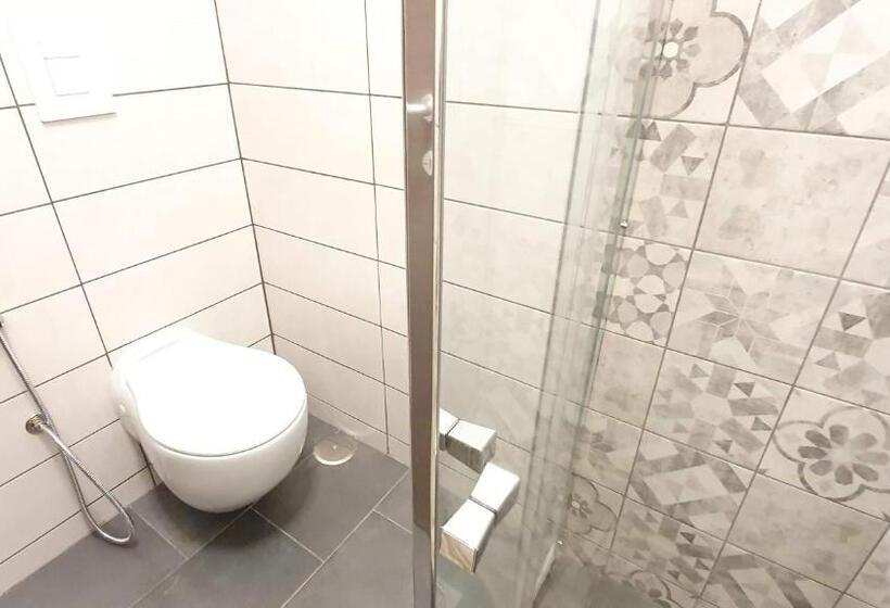 اتاق استاندارد سه نفره, Interno1 Bari Policlinico