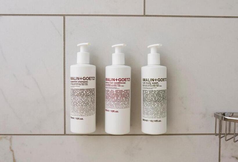 Номер Стандарт с Балконом, Archer Hotel Tysons