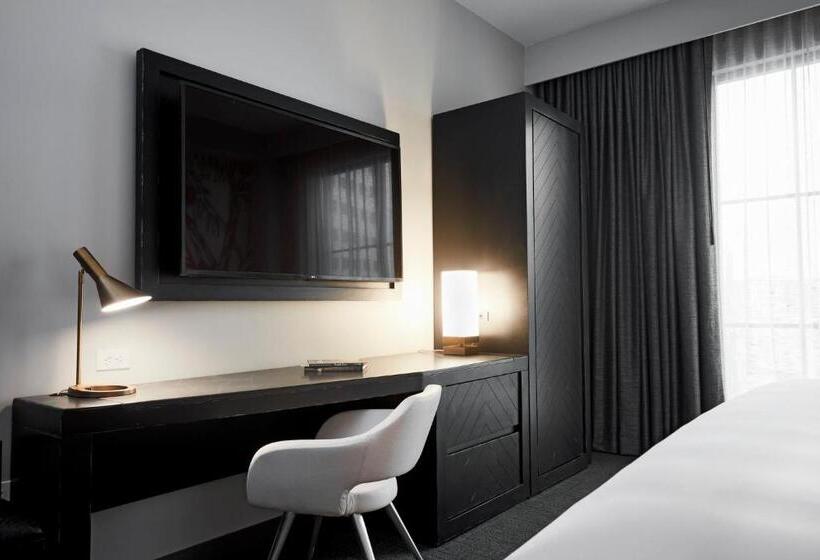 Номер Стандарт Кровать Кинг Адаптированный для Инвалидов, Archer Hotel Tysons