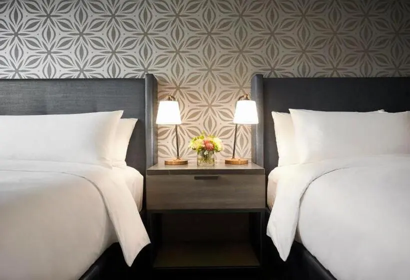 身障者適用キングサイズベッドルーム, Archer Hotel Tysons