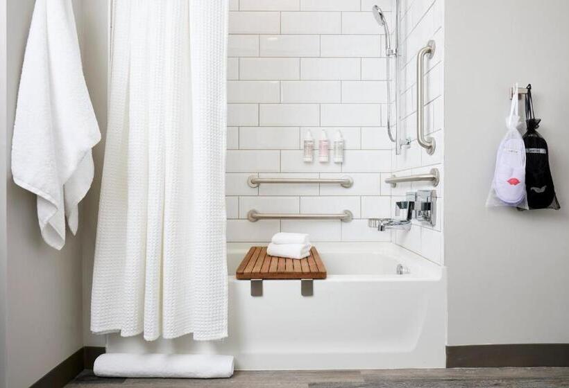 Люкс Адаптированный для Инвалидов, Archer Hotel Tysons