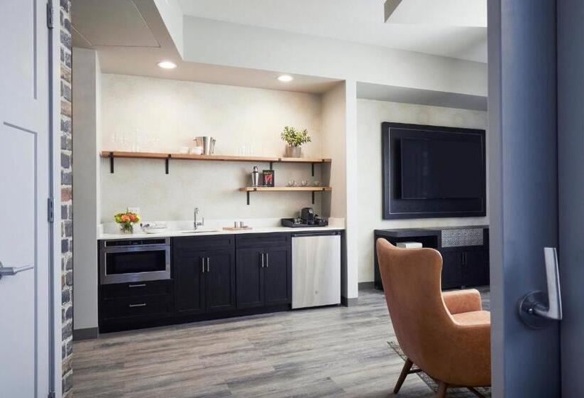 Люкс Адаптированный для Инвалидов, Archer Hotel Tysons