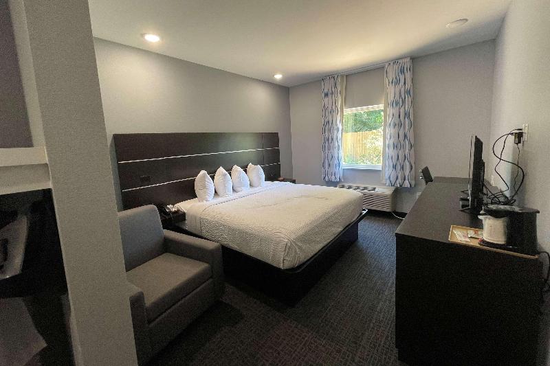 带大床的标准间, Days Inn By Wyndham Zachary La