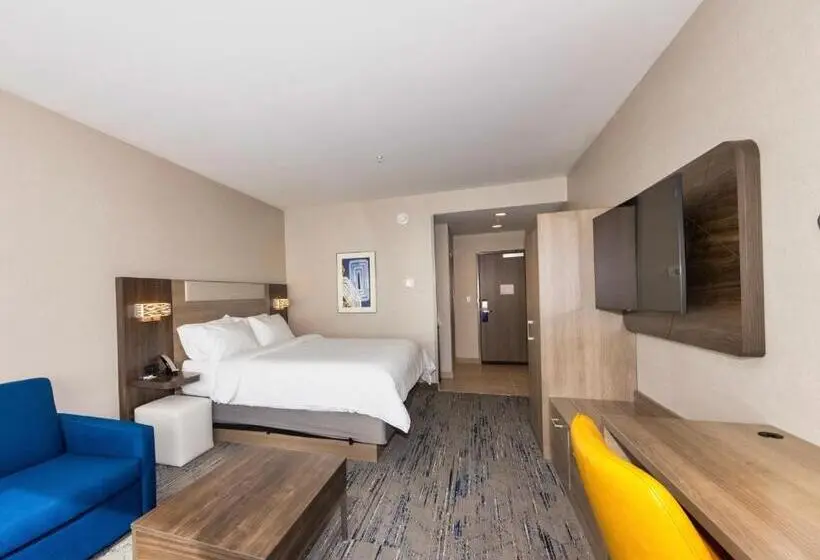キングサイズベッドのスイートルーム, Holiday Inn Express & Suites   Harrisonburg University Area , An Ihg