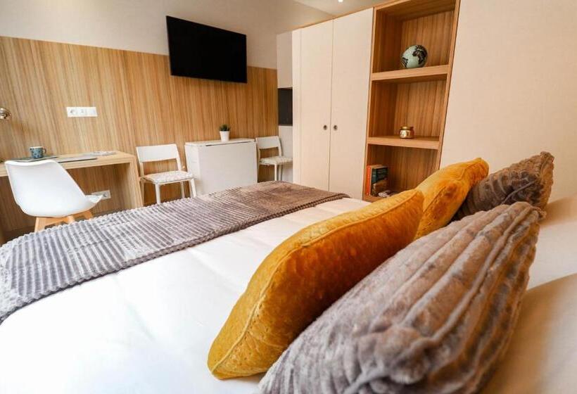 استودیوی استاندارد, Studios Cielo Madrid