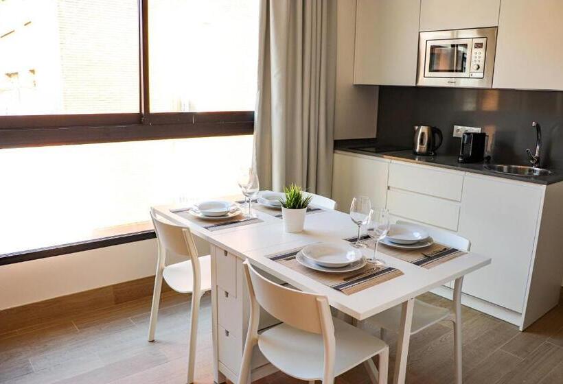 آپارتمان 2 خوابه, Studios Cielo Madrid