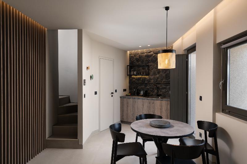 Suite 2 Chambres, Apikia Santorini   Adults Only