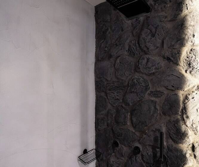 Suite Deluxe con Vistas, Apikia Santorini Adults Only