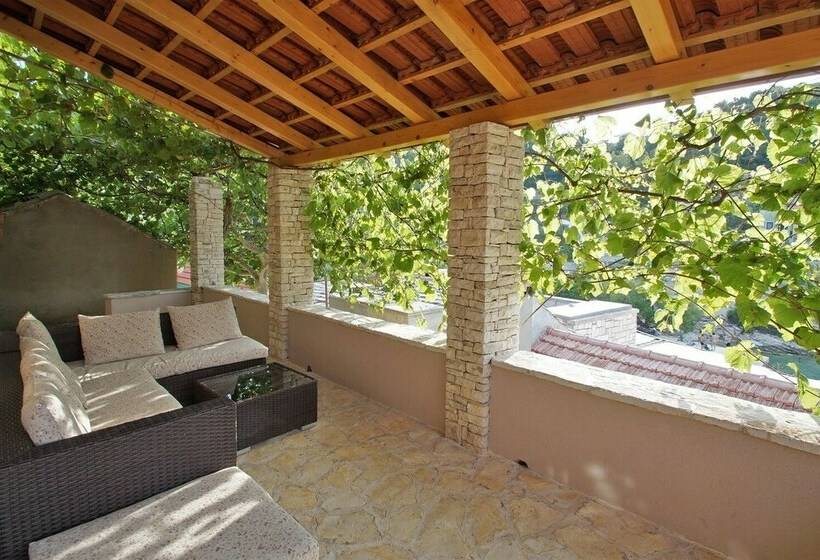 Дом 2 Спальни, Stone House Mia   Prihonja