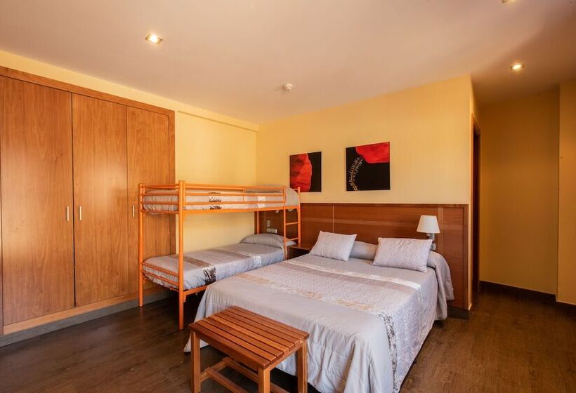 Семейный Номер, Aparthotel Cal Marçal