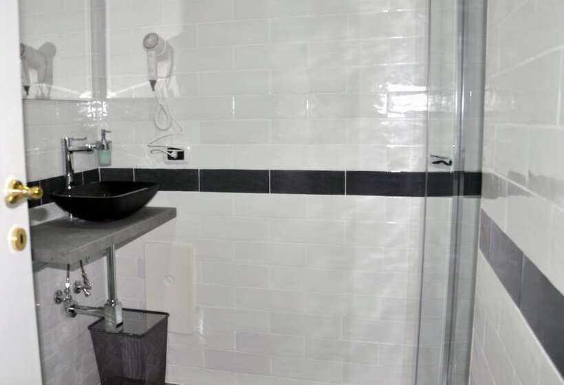 اتاق استاندارد سه نفره, Firenze32