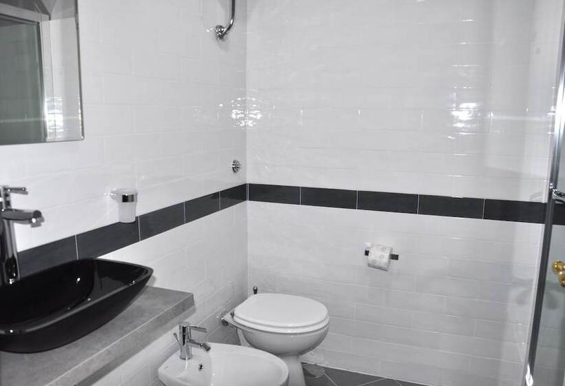اتاق استاندارد چهار تخته, Firenze32