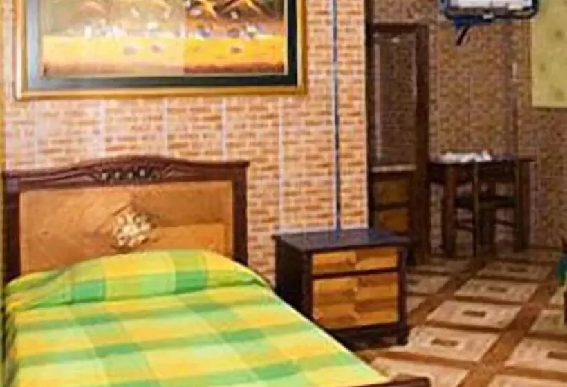 Standard Neljän Hengen Huone, Hostal Suites Madrid