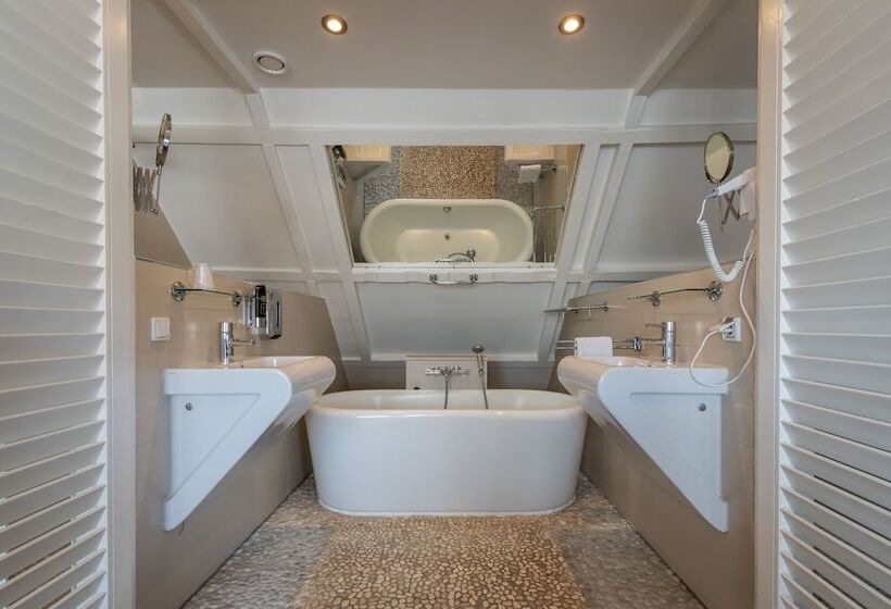 اتاق لوکس, Acostar