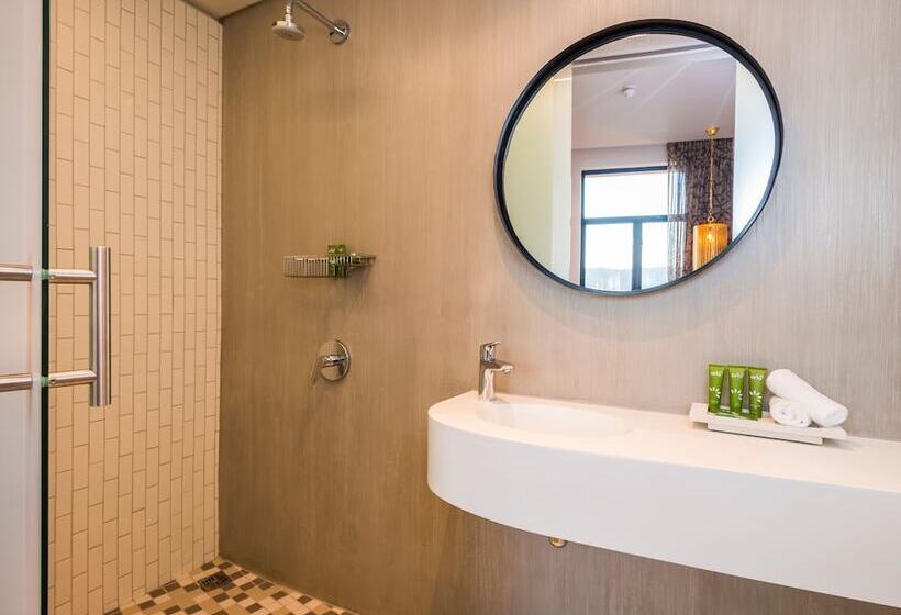 غرفة قياسية, Aha The Rex