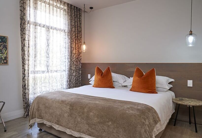 غرفة قياسية, Aha The Rex