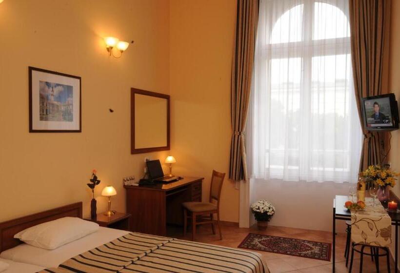 标准间, Budapest Museum Central