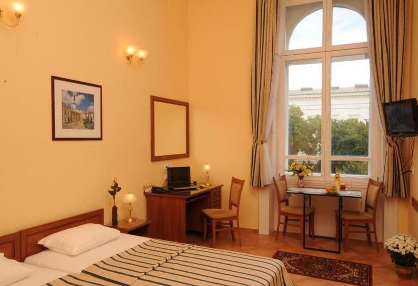 标准间, Budapest Museum Central