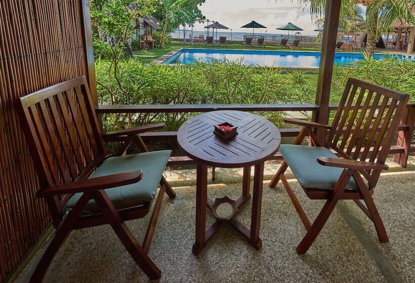 수피리어 룸 풀장 전망, Cocotinos Manado