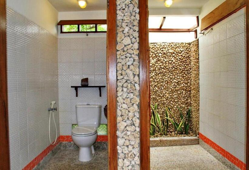 수피리어 룸 풀장 전망, Cocotinos Manado