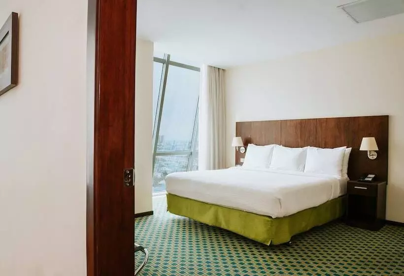 مجموعه ویستا شهر, Courtyard By Marriott Guayaquil