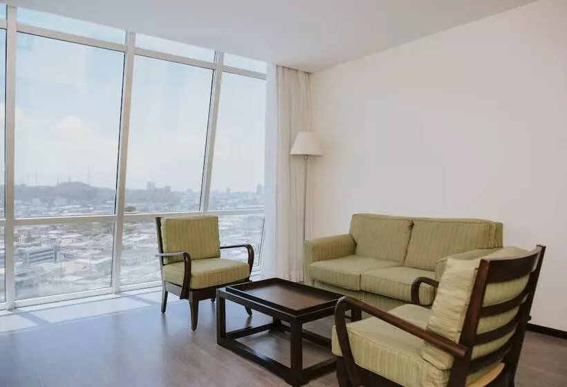 مجموعه ویستا شهر, Courtyard By Marriott Guayaquil