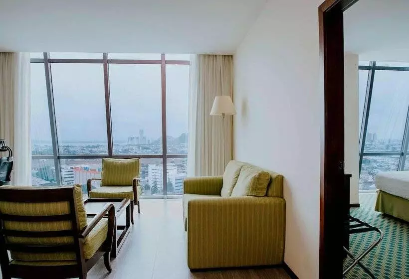 مجموعه ویستا شهر, Courtyard By Marriott Guayaquil