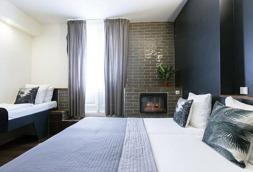 اتاق استاندارد سه نفره, Quentin Amsterdam