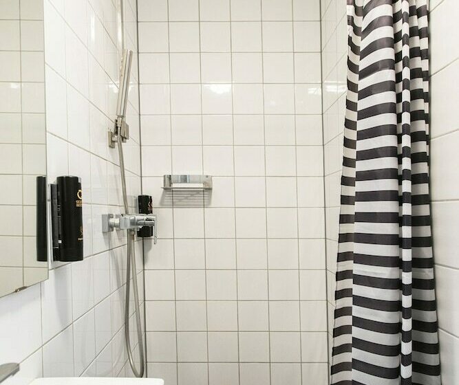 اتاق استاندارد سه نفره, Quentin Amsterdam