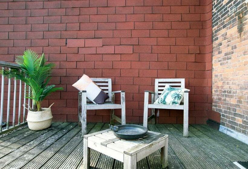 سوییت لوکس, Quentin Amsterdam