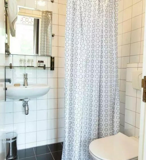 スタンダード４人部屋, Quentin Amsterdam