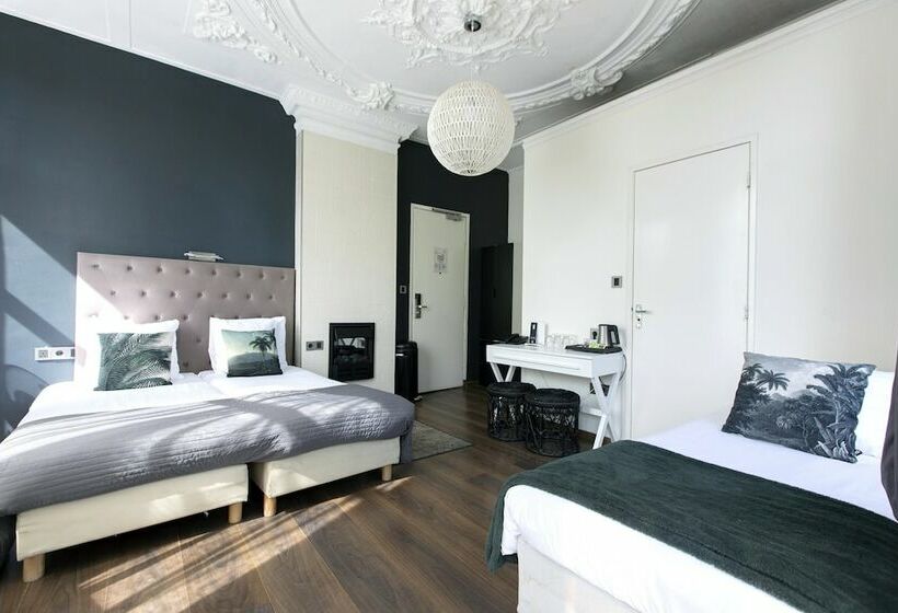 اتاق استاندارد سه تخته با چشم‌انداز, Quentin Amsterdam